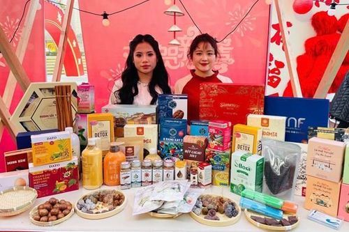 Hương vị Việt lan tỏa tại Hội chợ quốc tế mùa Xuân ở Trùng Khánh