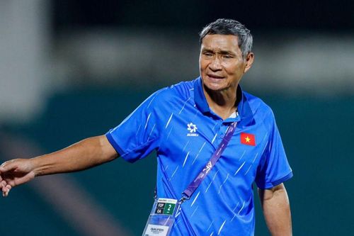 HLV Mai Đức Chung phá vỡ im lặng khi trọng tài Lào bị AFC phạt