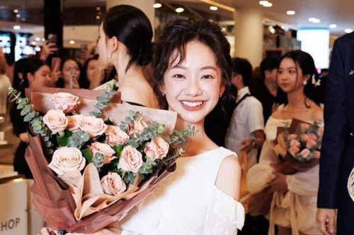 Chỉ cao 1m5, nữ diễn viên Việt 'cân đẹp' vai nữ chính trong phim giờ vàng