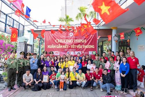 Đà Nẵng: Mang Tết yêu thương đến với các em nhỏ mồ côi