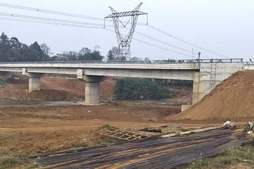 Đẩy nhanh tiến độ thi công Tiểu dự án đầu tư xây dựng công trình cải thiện cơ sở hạ tầng đô thị huyện Ngọc Lặc