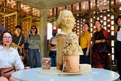 Thẩm thấu văn hóa từ du lịch làng nghề