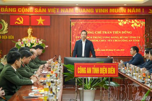 Bí thư Tỉnh ủy Trần Tiến Dũng thăm, chúc tết cán bộ, chiến sĩ Công an tỉnh, Sư đoàn 355