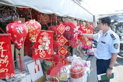 Cân đối cung - cầu hàng hóa thiết yếu phục vụ Tết