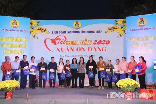 'Tết Sum vầy - Xuân ơn Đảng' lan tỏa mùa xuân nghĩa tình đến công nhân Khu công nghiệp Sa Đéc