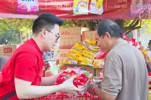 Trao hơn 600 suất quà cho người dân xã Mỹ Sơn