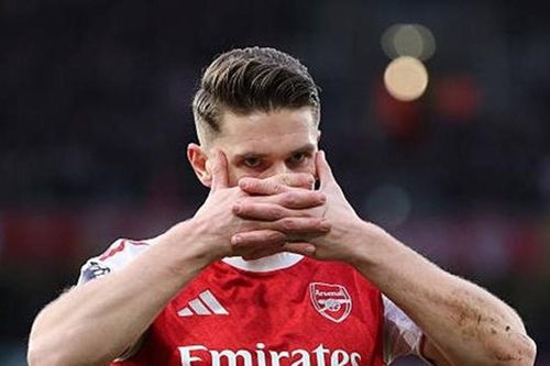 Arsenal đè bẹp Sunderland 3-0: Gyokeres lập cú đúp rực sáng, Zubimendi làm chủ trung tuyến