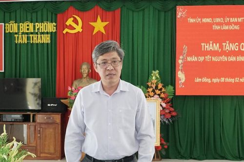 Phó Chủ tịch UBND tỉnh Lâm Đồng Nguyễn Minh thăm, chúc Tết Đồn Biên phòng Tân Thành
