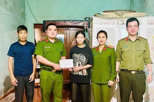 Lan tỏa Chương trình 'Con nuôi Công an xã'
