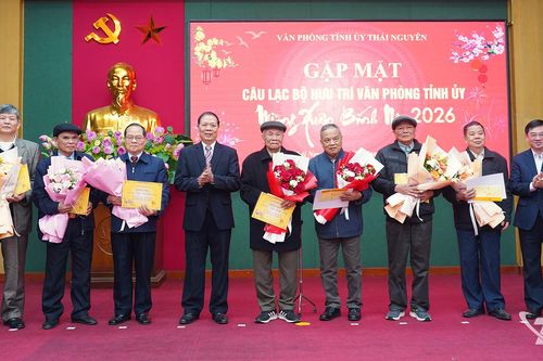 Văn phòng Tỉnh ủy Thái Nguyên gặp mặt, tri ân cán bộ hưu trí