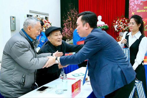 Phường Láng gặp mặt lão thành cách mạng