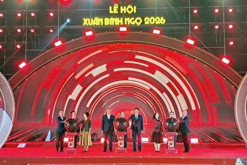 Tái hiện sinh động Tết truyền thống tại Lễ hội Xuân Bính Ngọ