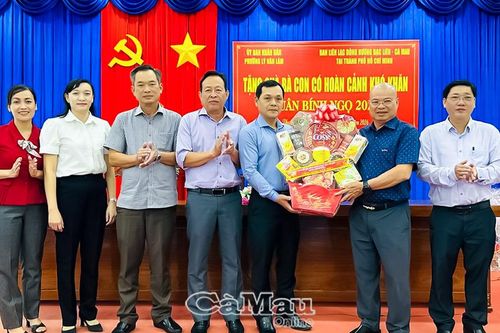 Tết ấm tình đồng hương