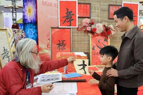 Trải nghiệm văn hóa Tết Thủ đô tại Hội chợ Mùa Xuân