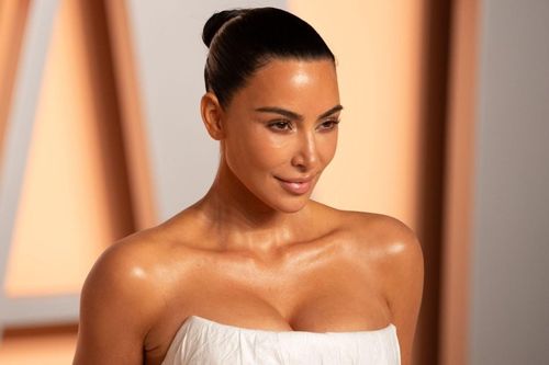 Kim Kardashian say đắm tay đua F1