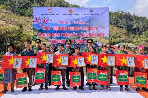 'Xuân Biên phòng - Ấm lòng dân bản' nơi biên cương Nà Hỳ