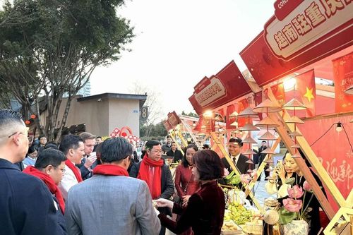 Quảng bá ẩm thực và sản phẩm Việt Nam tại Hội chợ Xuân Trùng Khánh