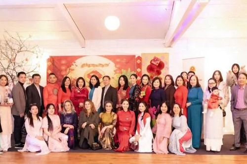 Gắn kết cộng đồng, hướng về quê hương