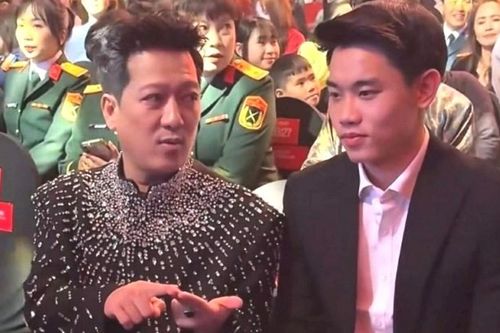 Trường Giang khuyên Đình Bắc: Cầu thủ muốn thành công thì phải tránh xa showbiz?