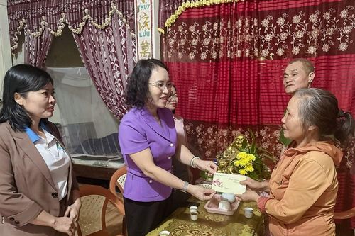 Tiếp sức những hoàn cảnh khó khăn dịp cuối năm