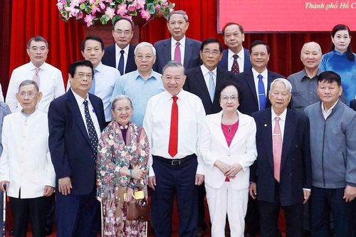 Tổng Bí thư Tô Lâm gặp mặt các đồng chí nguyên Ủy viên Trung ương Đảng khu vực phía Nam