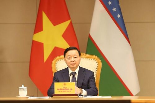 Phó Thủ tướng Trần Hồng Hà họp trực tuyến với Phó Thủ tướng Uzbekistan Jamshid Khodjaev
