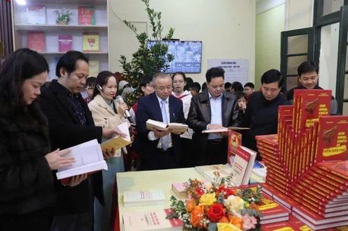 Bắc Ninh khai mạc trưng bày sách, báo mừng Đảng, mừng Xuân Bính Ngọ 2026