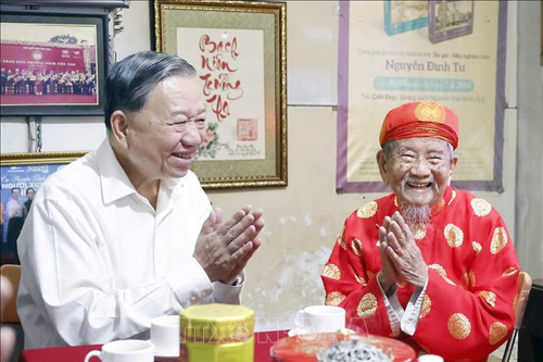 Tổng Bí thư Tô Lâm thăm, chúc Tết nhà nghiên cứu Nguyễn Đình Tư
