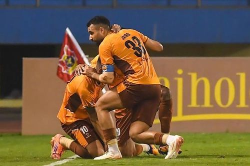 Ninh Bình FC hụt hơi, nhóm cuối vùng lên
