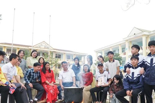 Tết thân thương đến với học trò vùng khó khăn Nghệ An