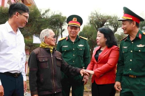 Hơn 1,2 tỷ đồng chăm lo Tết cho nhân dân trong Ngày hội 'Xuân Khu 5 đoàn kết'