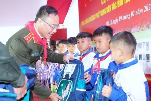 Bộ Công an khánh thành trường học ở vùng biên Nghệ An