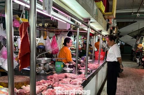 Lý do bà nội trợ TPHCM rụt rè mua thịt heo