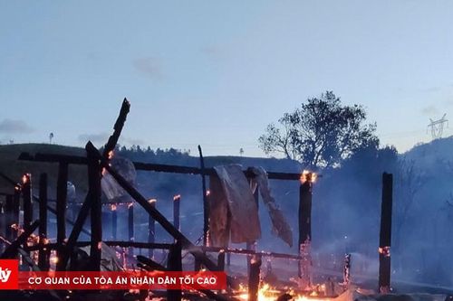 Cháy rụi nhà rông lớn nhất của đồng bào Ba Na ở Quảng Ngãi