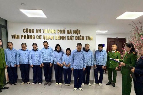 Khởi tố 9 đối tượng lừa đảo hơn 318 tỷ đồng của ngân hàng ở Hà Nội