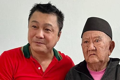 Diễn viên Lý Hùng bật khóc