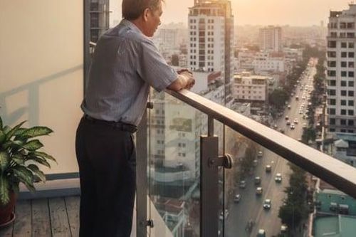 Mùi vị của sự đơn độc giữa phố thị ngày Xuân