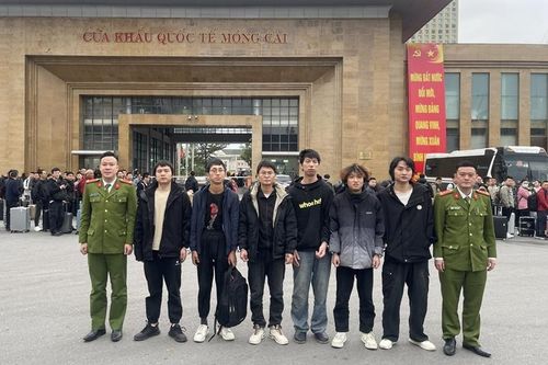 Trao trả 6 người Trung Quốc nhập cảnh trái phép qua Cửa khẩu Quốc tế Móng Cái