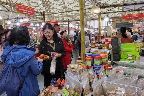 Hội chợ Mùa Xuân: Nơi hội tụ nhiều sản vật từ các địa phương trên cả nước