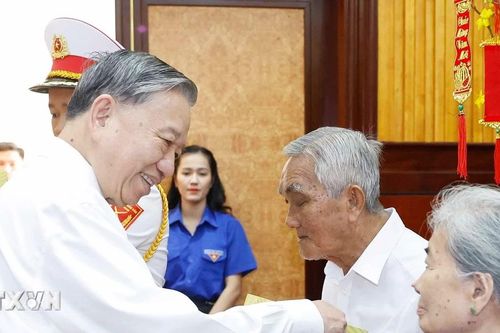 Tổng Bí thư chúc Tết Đảng bộ, chính quyền, nhân dân tỉnh Tây Ninh