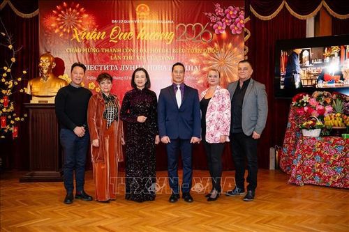 Xuân Bính Ngọ 2026: Rộn ràng Tết Việt nơi 'xứ sở hoa hồng'