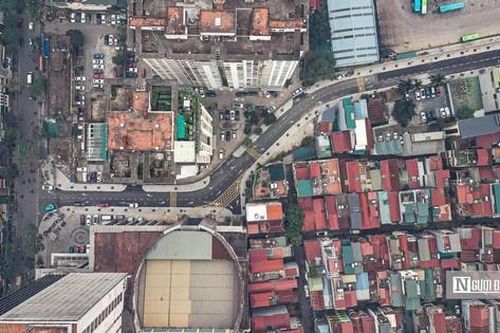 Hà Nội: Cận cảnh tuyến đường lách qua 2 chung cư vừa được thông xe