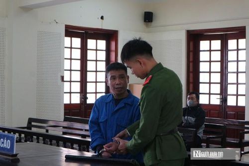 Sự hối lỗi muộn màng của người đàn ông trả thù bằng hung khí