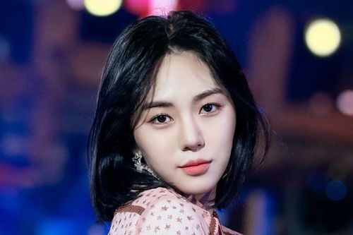 Kwon Mina gây lo lắng khi chia sẻ ảnh bị biến chứng sau khi thẩm mỹ da