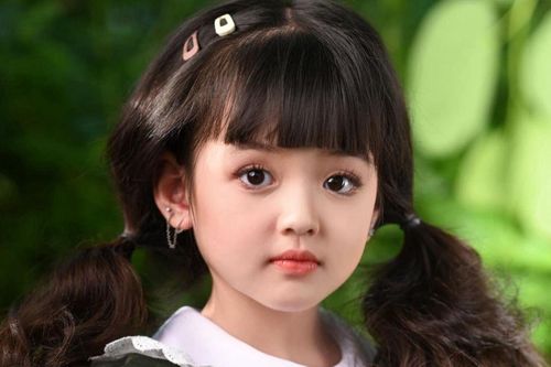 Diễn viên nhí 9 tuổi 'đắt show' nhất của màn ảnh Việt