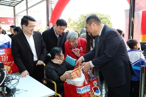 Hội chợ 'Tết Nhân ái' Xuân Bính Ngọ hỗ trợ 480 người có hoàn cảnh khó khăn