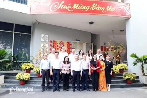 Lãnh đạo tỉnh Đồng Nai thăm, chúc Tết đội ngũ văn nghệ sĩ