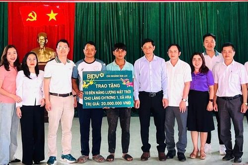 Sở Dân tộc và Tôn giáo tỉnh Gia Lai chăm lo Tết cho nhân dân 2 làng kết nghĩa