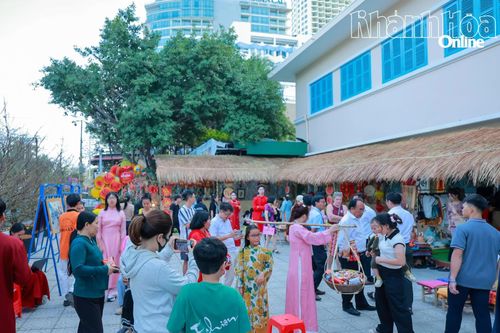 Sôi nổi chương trình 'Xuân yêu thương' mùa 6 ở Bảo tàng tỉnh Khánh Hòa