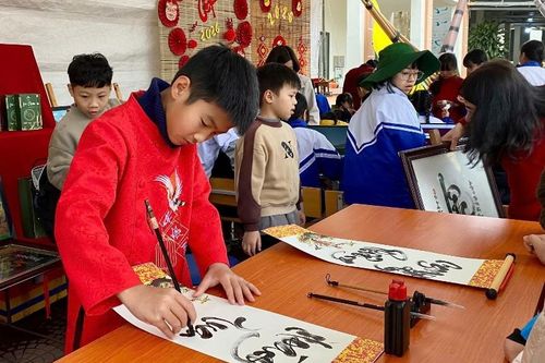 Hội chợ 'Xuân đoàn kết - Tết yêu thương'